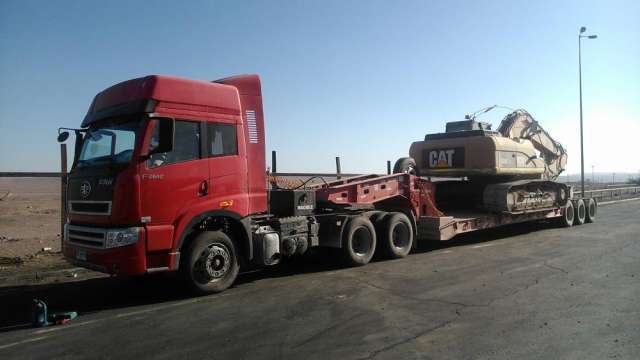 Uso de lowboy en construcción
